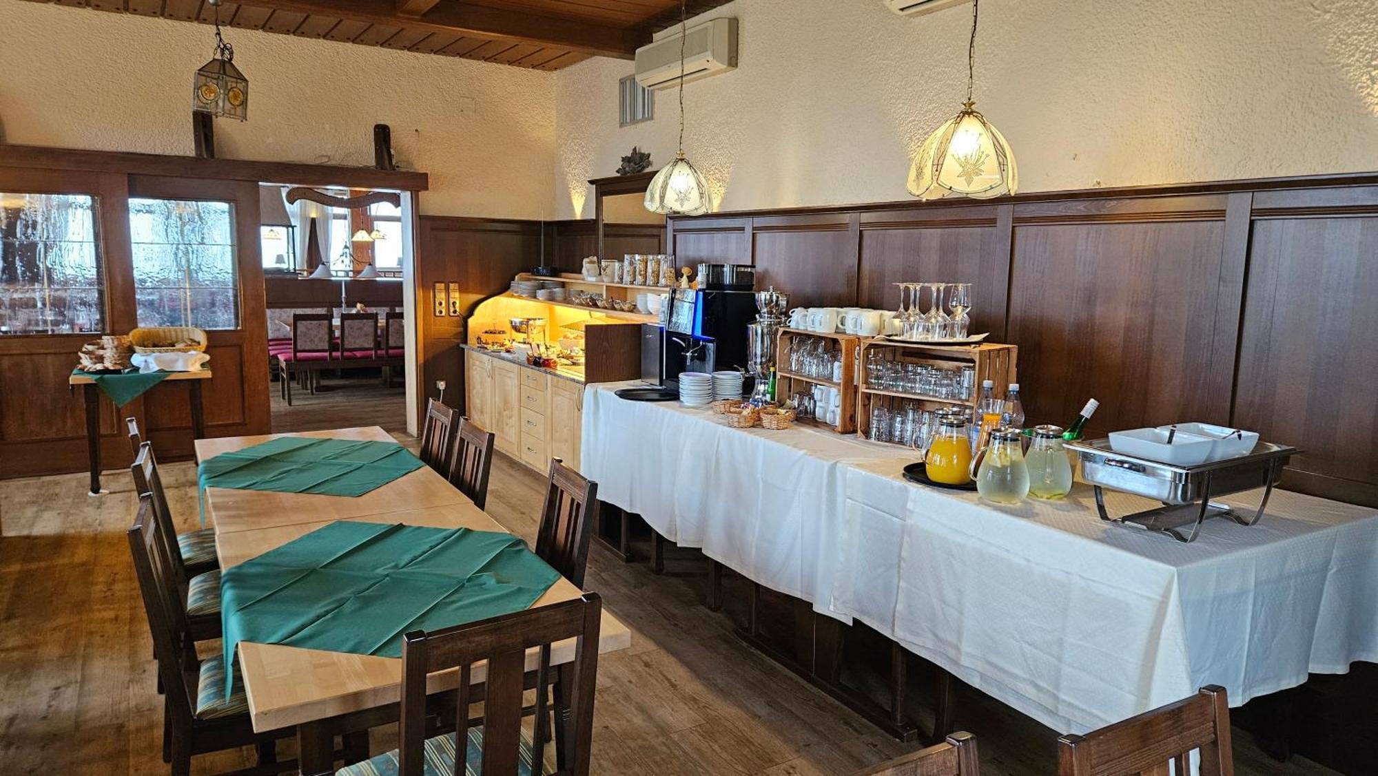 Berg Hotel Weingarten Garni Римстинг Екстериор снимка